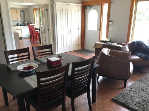 All Seasons Bed & Breakfast in Kelowna, Canada