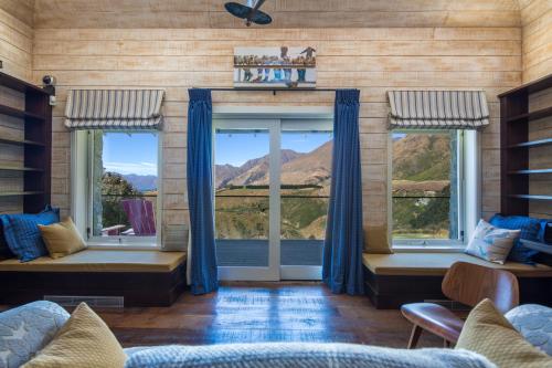 Suite with Mountain View