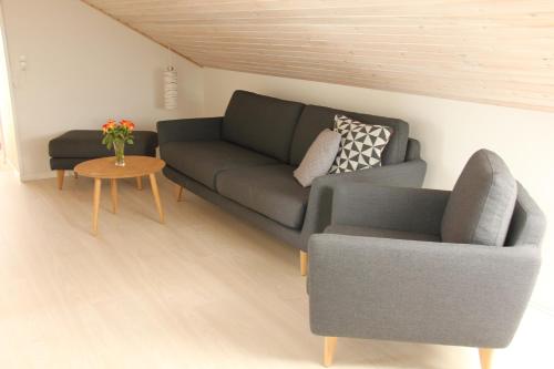 Skovlide Beautiful Farmhouse in Edslev