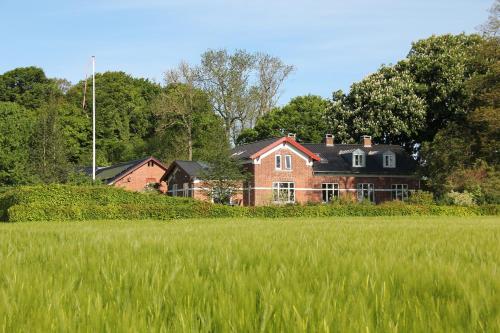  Skovlide Beautiful Farmhouse, Pension in Edslev