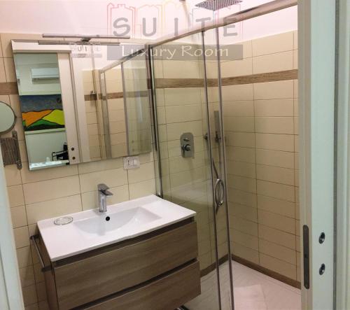 Suite Luxury Room - image 4
