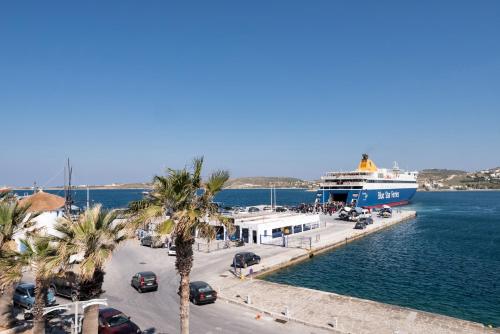 Hotel Oasis - image 14