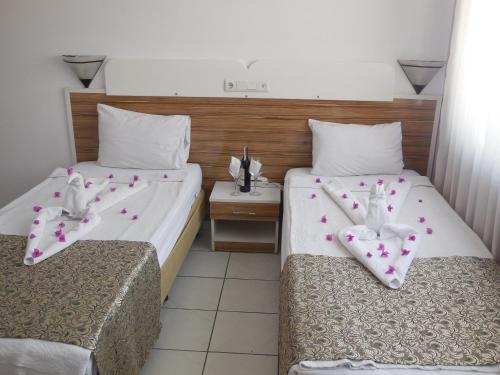 Resitalya Hotel Stop at Resitalya Hotel to discover the wonders of Alanya. The hotel offers a high standard of service and amenities to suit the individual needs of all travelers. All the necessary facilities, includ