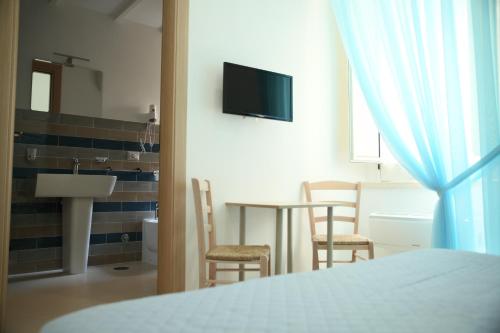 Il Gioiellino Lifestyle – Naples, CO