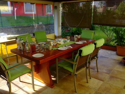 Dārzs, Yellow Dreamhouse in Postojna