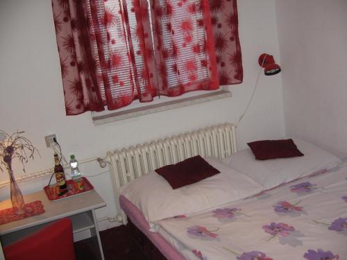 1 queen bed
