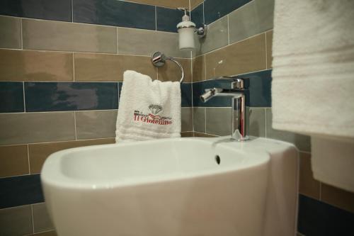 Il Gioiellino Lifestyle – Naples, CO
