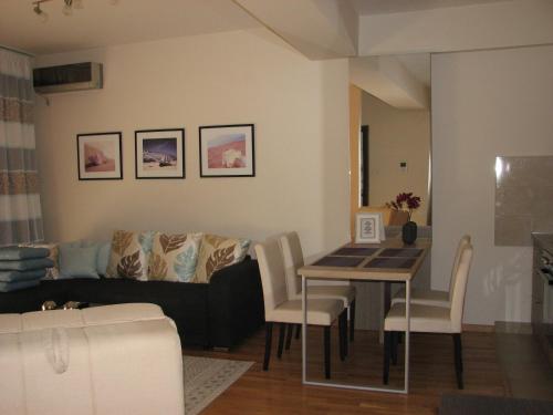 Apartment B&S - image 5