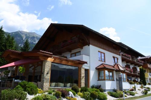 Hotel Kärntnerhof & SeeBlick Suiten - main image