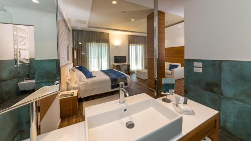 Hotel Aurora - image 2