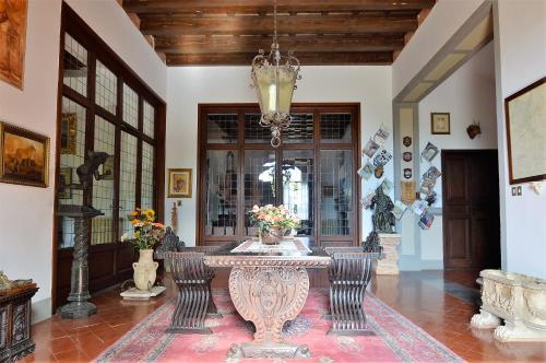 Фойє, Villa Le Querciolaie in Монтеверді Маріттімо