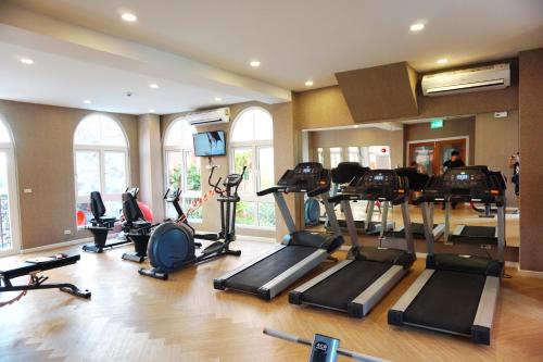 Fitness center, Seven Seas Resort Pattaya & Sofa bed. near Herb Garden Pattaya