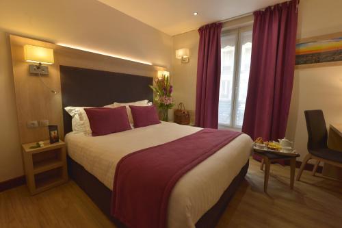 Hotel Renoir Montparnasse in 14th - Tour Montparnasse