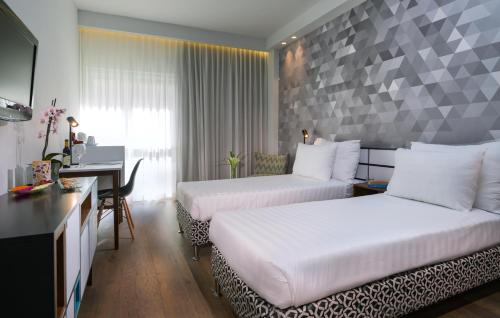 Superior Double or Twin Room image 6