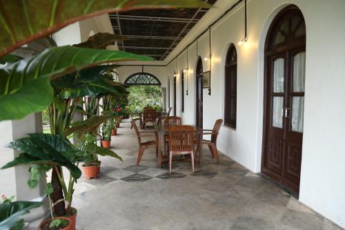 Luxury Suite image 10