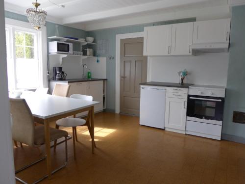 ห้องครัว, Velfjord Camping & Hytter near สนามบินเบรินเนยซุนด์