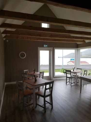 Grenivik Guesthouse - image 11