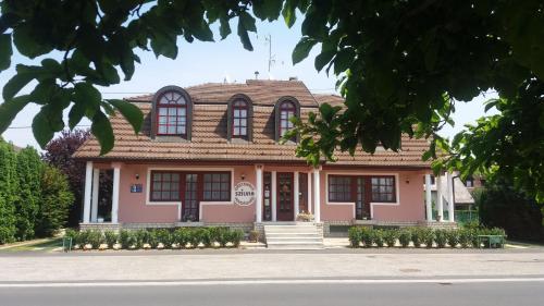 Szilvia Gästehaus - Accommodation - Bük