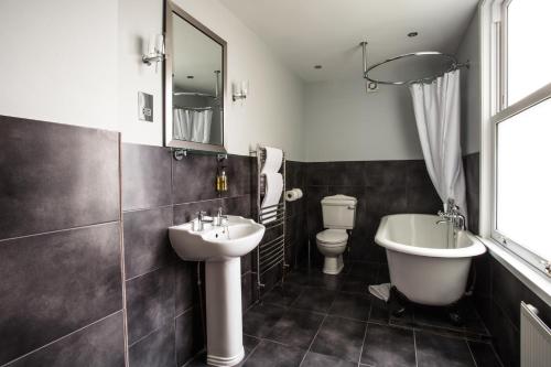 Brighton House - image 3