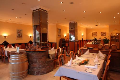 Restauracja, Hotel Restaurant zum Schlossberg in Wadern