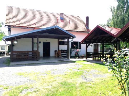  Guest accommodation Plavo oko in Smoljanac