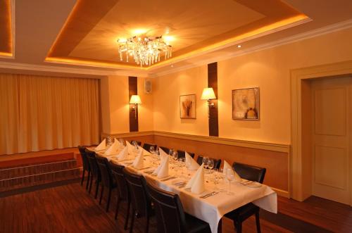 Sala bankietowa, Hotel Restaurant zum Schlossberg in Wadern