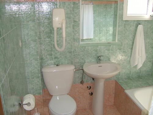 Estelle Hotel - Photo 3