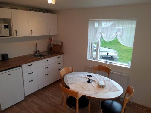 Kjøkken, Sandhaugar Guesthouse in Húsavík