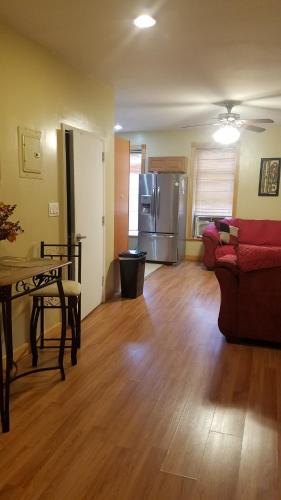 Gabriel's Luxury Suite - image 12