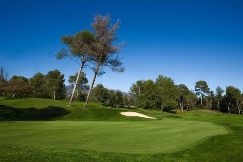 Studio meublé face au golf