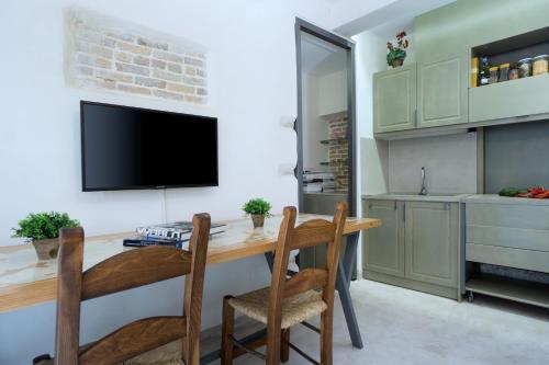 One-Bedroom Apartment image 9