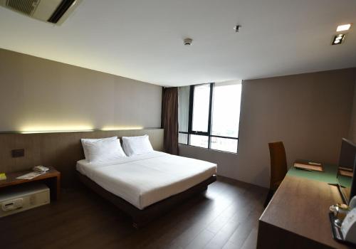 room detail thumbnail 0