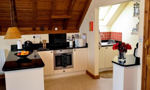Town End Farm Cottages - image 14