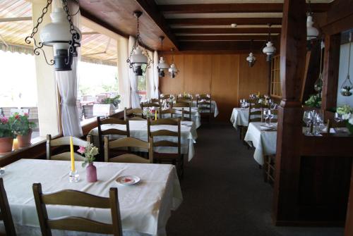 Bellevue Baren Hotel and Restaurant
