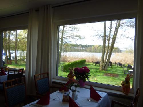 Restaurante, Pension Seeterrasse in Chorin
