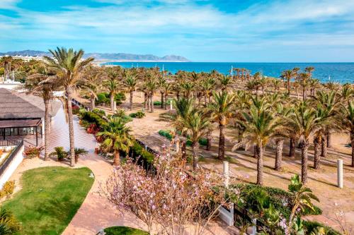 المنطقة المحيطة, فندق بارسيلو كابو دي جاتا (Barcelo Cabo de Gata Hotel) in Retamar