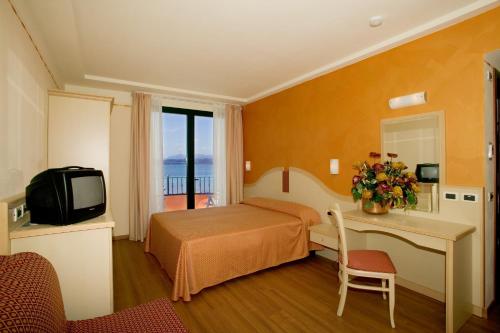 room detail thumbnail 0