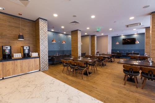 레스토랑, Best Western PLUS Premium Inn in 네세바르