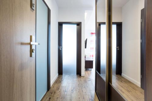 Deluxe Apartment with Balcony image 5