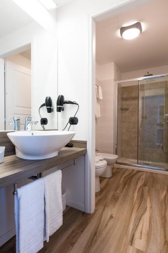 One-Bedroom Apartment image 1