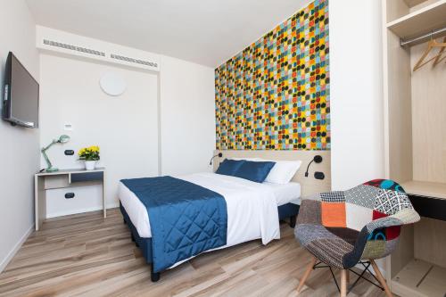 One-Bedroom Apartment image 4