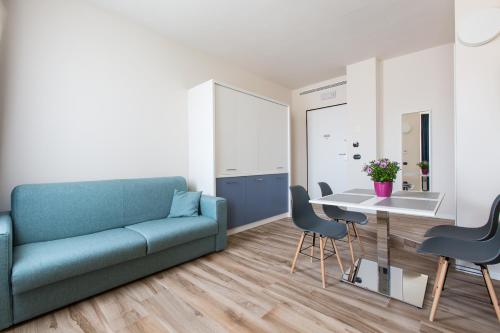 One-Bedroom Apartment image 3