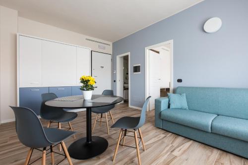 One-Bedroom Apartment image 7
