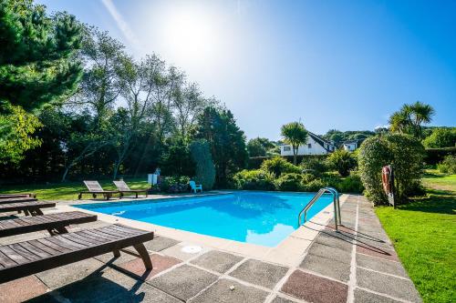 Piscina, Fleur Du Jardin in King's Mills