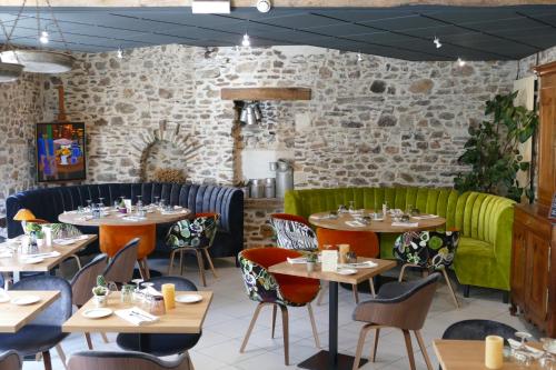 Logis Hotels Le Champalud Restaurant La Citadelle