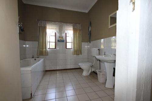 3 bedrooms, 6 beds