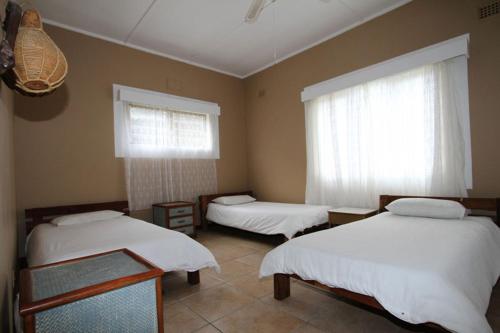 3 bedrooms, 7 beds