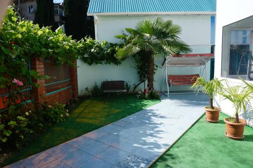 Uyut Guest House - image 4