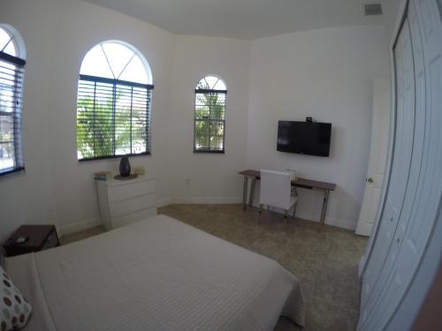 Aventura Home by Flatsaway - main image
