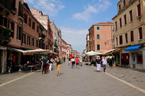 Bacanal Apartment - main image